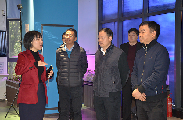 向考察組匯報展廳相關情況.png 向考察組匯報展廳相關情況.png