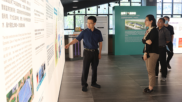 0522接待西安交大李佳明教授一行調研灃西新城綠色能源發展.JPG